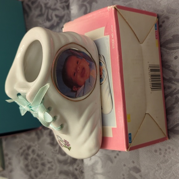 Vintage Baby's First Step Porcelain Bootie Photo Holder NIB - Picture 5 of 5